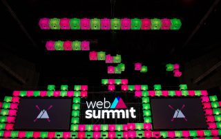 luzes do palco da web summit