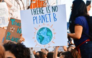 cartaz there is no planet b