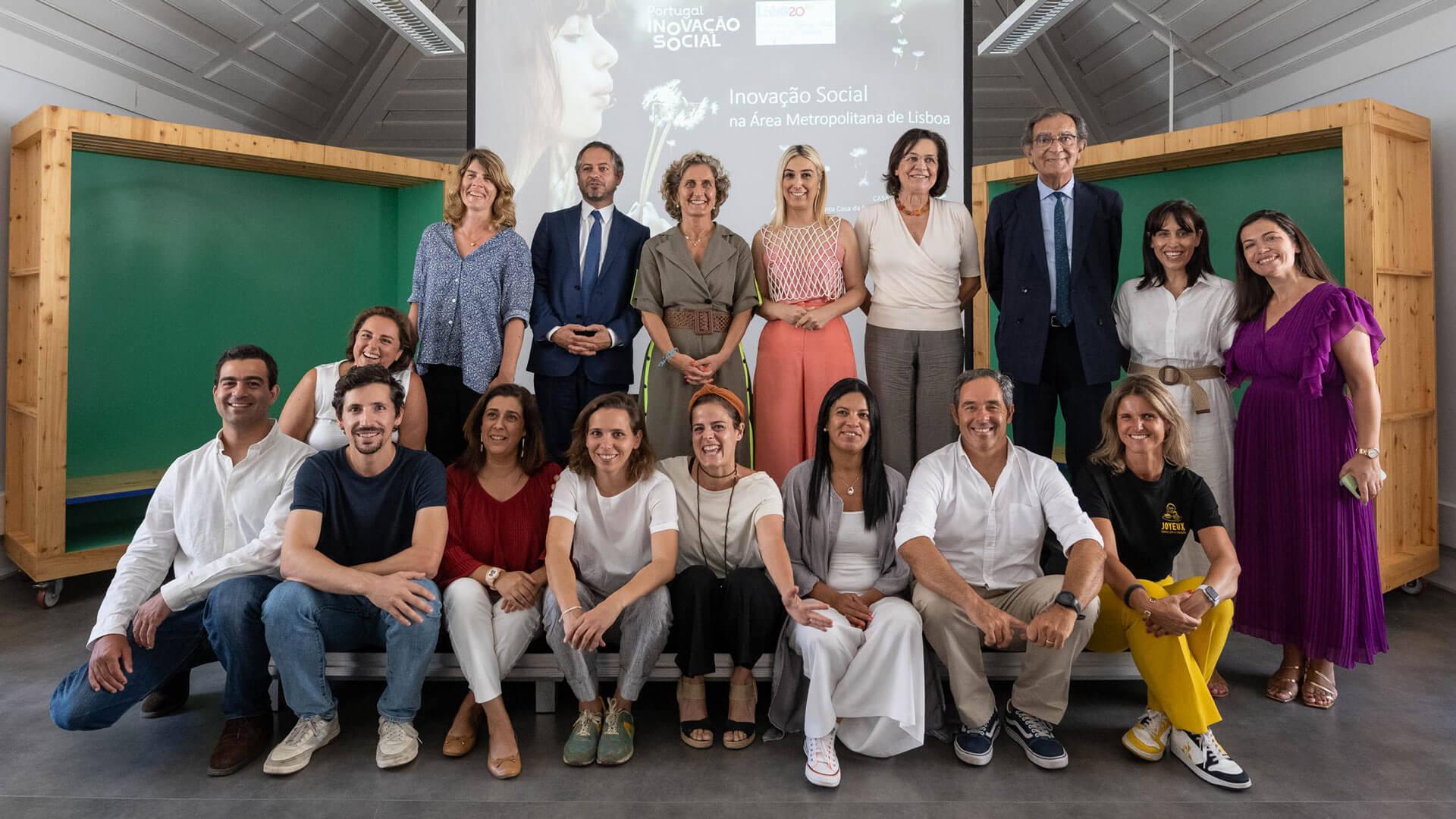 Painel de participantes na iniciativa Portugal Inovação Social