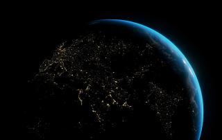 Planeta Terra fotografado do espaço durante a noite