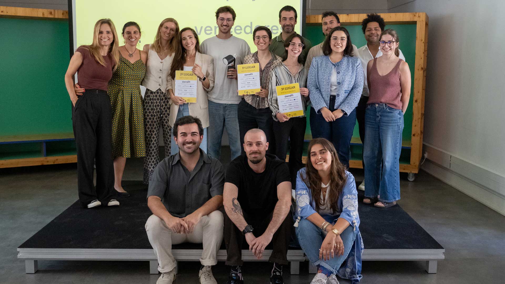 Participantes do demoday do Rise For Impact na Casa do Impacto